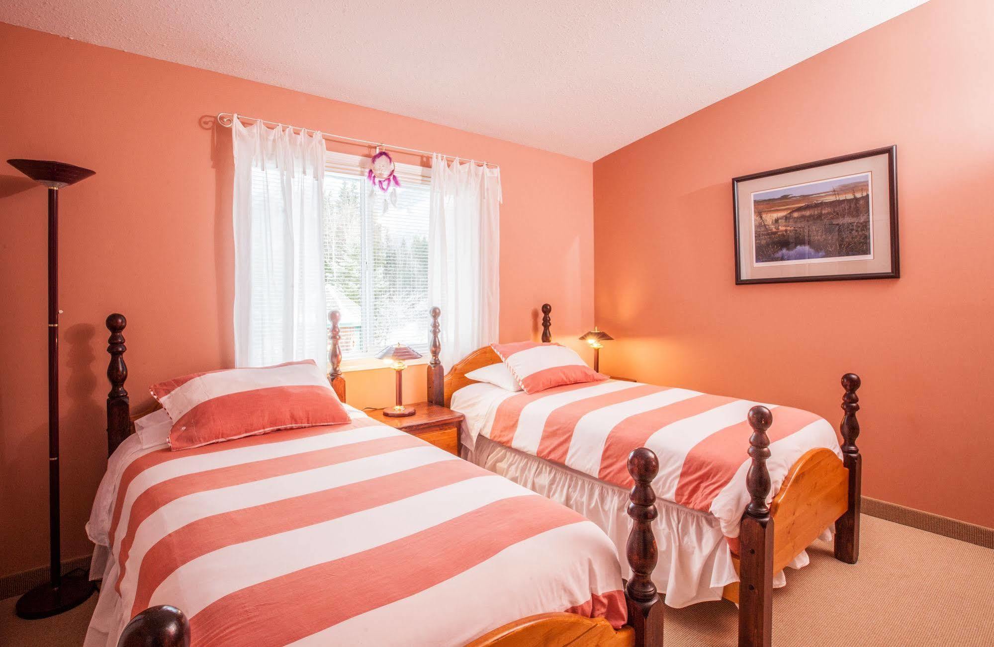 Mulvehill Creek Wilderness Inn And Wedding Chapel 레벨스톡 외부 사진